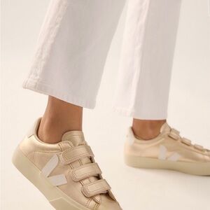 Veja Women's Recife Rose Gold Metallic Velcro Sneakers